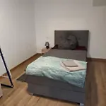 Schoene Vollausgestattete Monteurs- Gaestewohnung In Der Gartenstadt Und Naehe Geiseltalsee 2210 Lejlighed