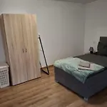 Schoene Vollausgestattete Monteurs- Gaestewohnung In Der Gartenstadt Und Naehe Geiseltalsee 2210 Leuna