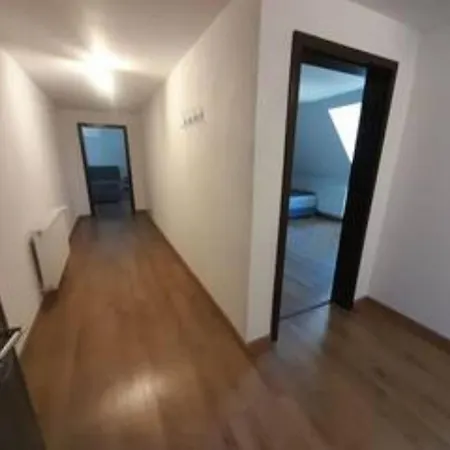 Schöne Vollausgestattete Monteurs- Gästewohnung In Der Gartenstadt Und Nähe Geiseltalsee Für 2 Personen 2210 Apartment