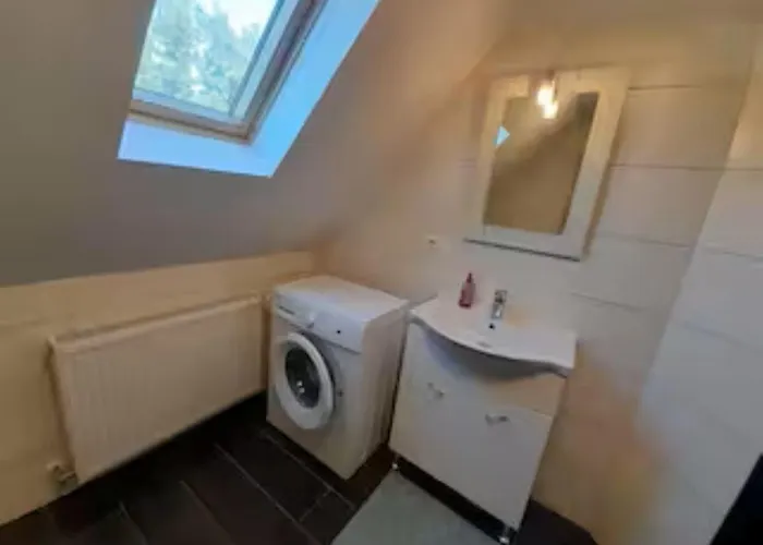 Schöne Vollausgestattete Monteurs- Gästewohnung In Der Gartenstadt Und Nähe Geiseltalsee Für 2 Personen 2210 Leuna